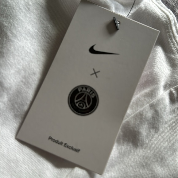 Nike BNWT Soccer Teeshirt for child - size large - Picture 5 of 6